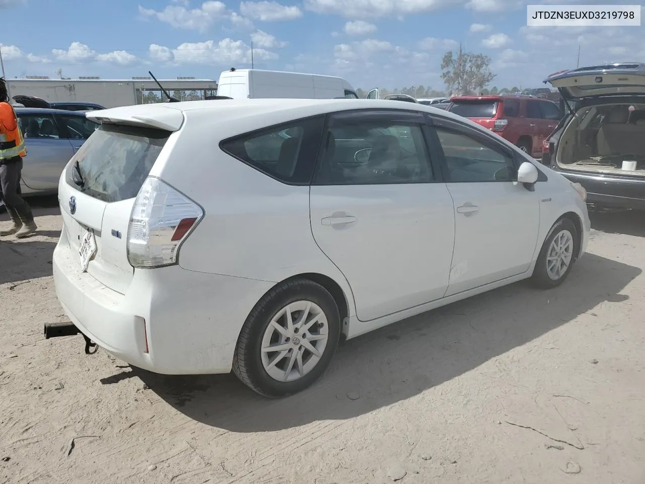 2013 Toyota Prius V VIN: JTDZN3EUXD3219798 Lot: 77641164