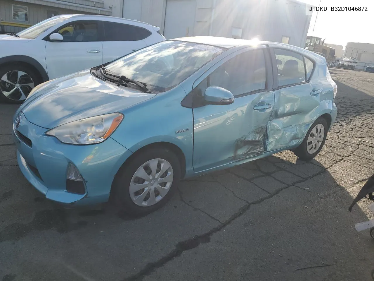 2013 Toyota Prius C VIN: JTDKDTB32D1046872 Lot: 80100584