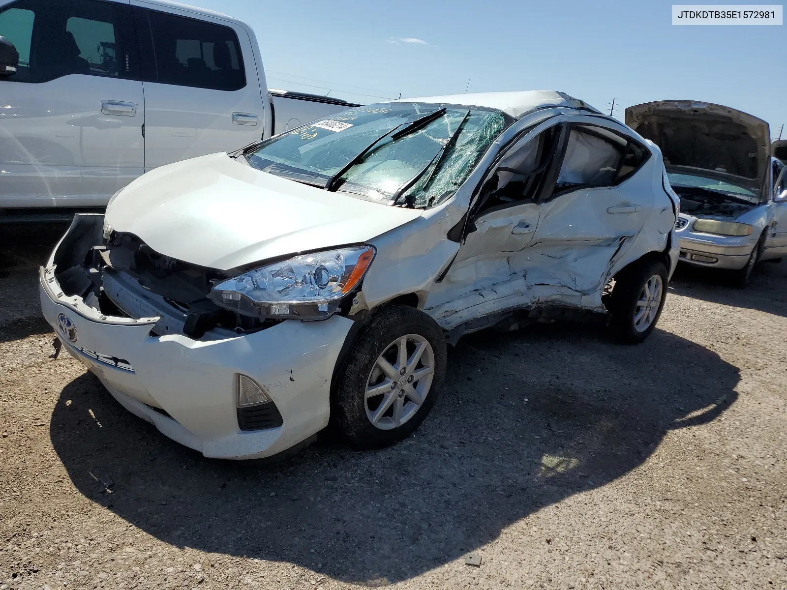 JTDKDTB35E1572981 2014 Toyota Prius C