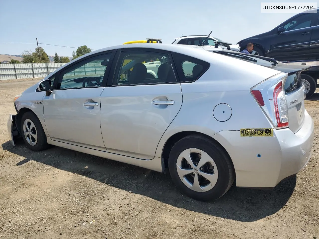 JTDKN3DU5E1777204 2014 Toyota Prius