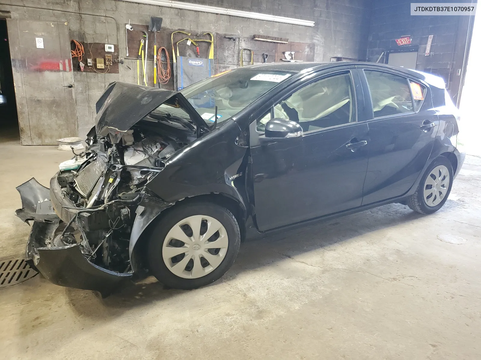 JTDKDTB37E1070957 2014 Toyota Prius C