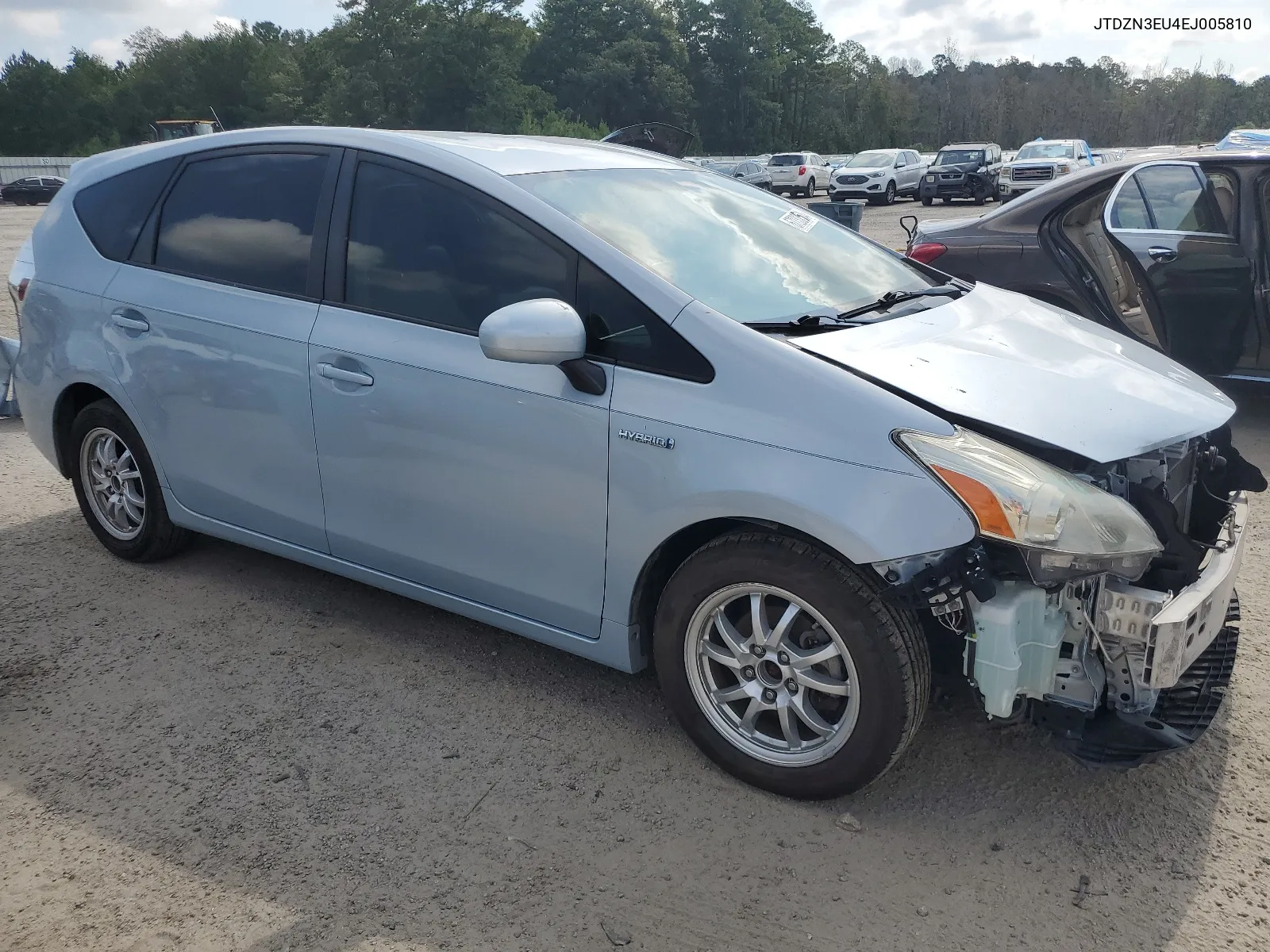 JTDZN3EU4EJ005810 2014 Toyota Prius V