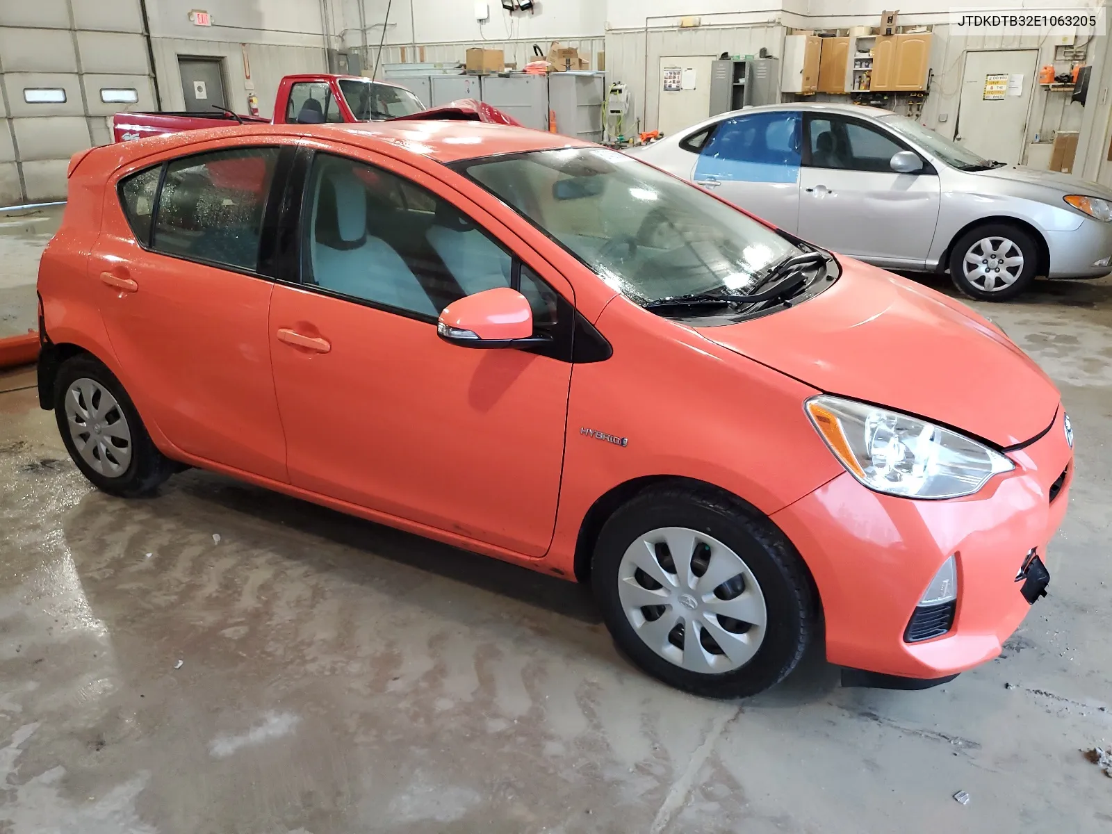 2014 Toyota Prius C VIN: JTDKDTB32E1063205 Lot: 67436504