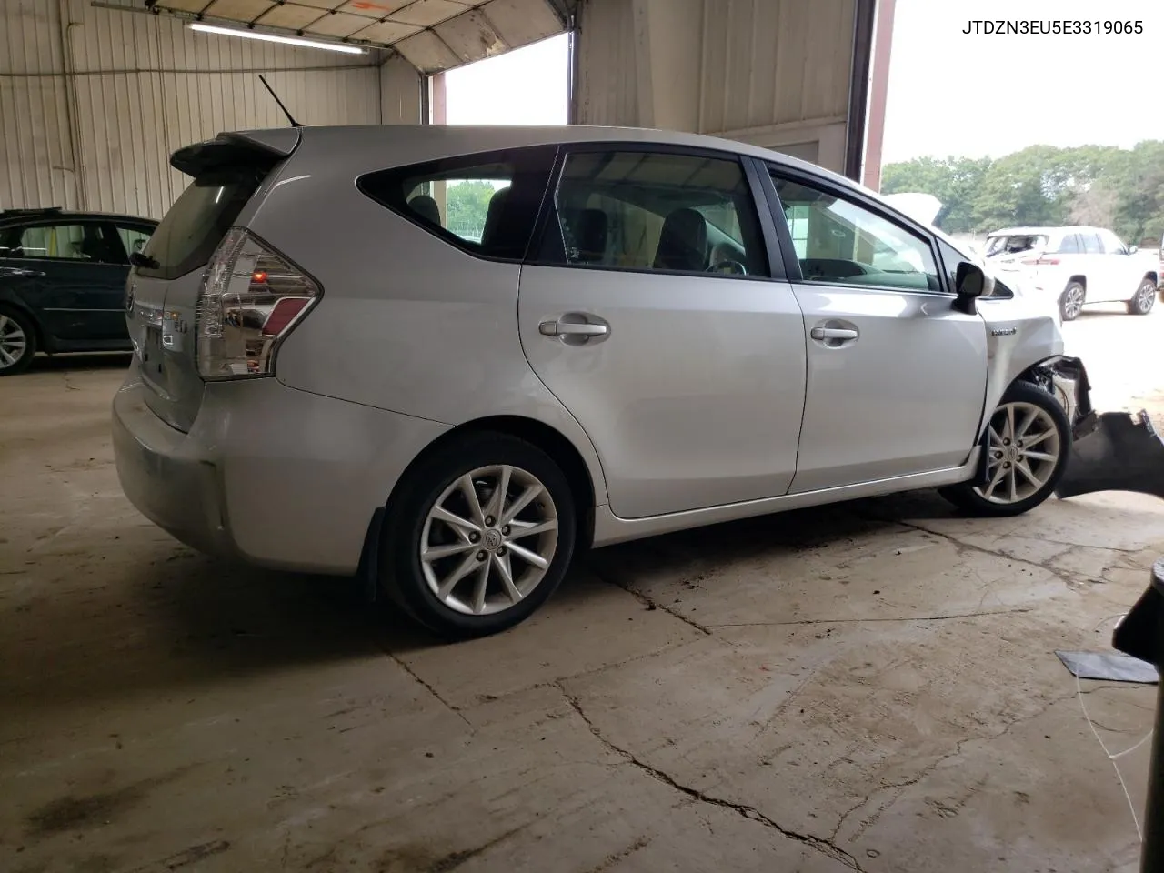 2014 Toyota Prius V VIN: JTDZN3EU5E3319065 Lot: 67813024