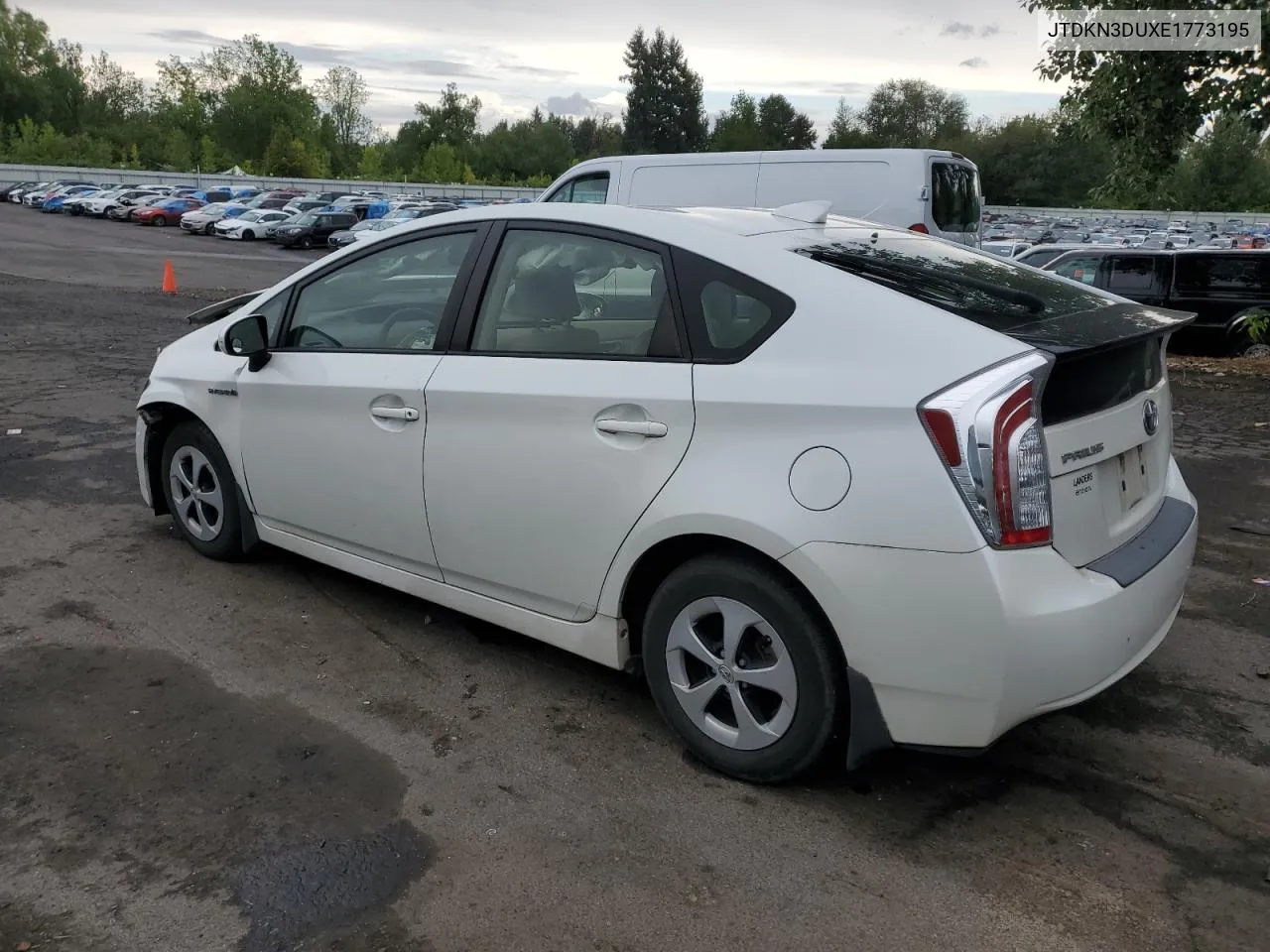 JTDKN3DUXE1773195 2014 Toyota Prius