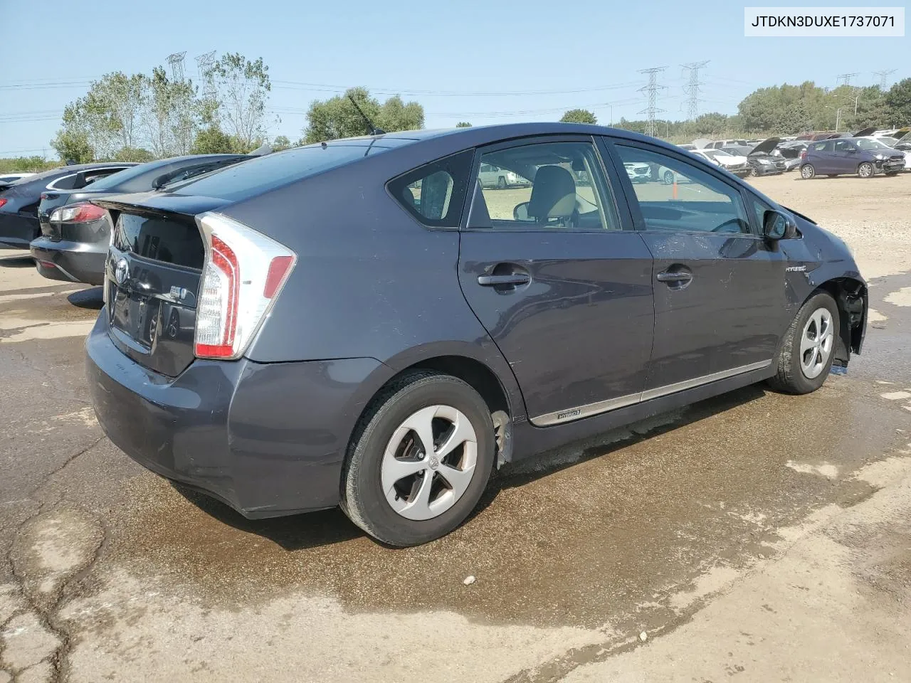 JTDKN3DUXE1737071 2014 Toyota Prius