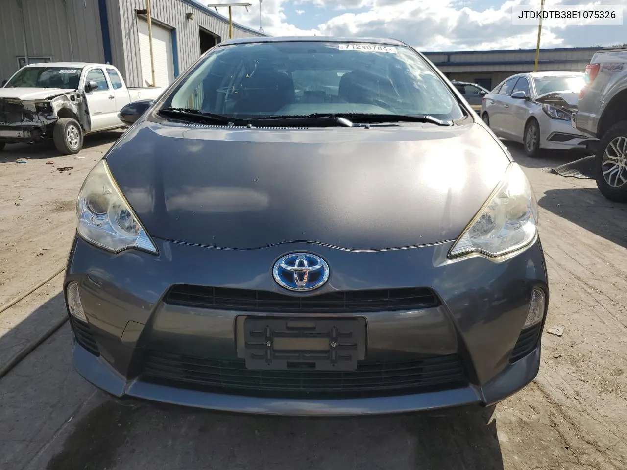 2014 Toyota Prius C VIN: JTDKDTB38E1075326 Lot: 71246784