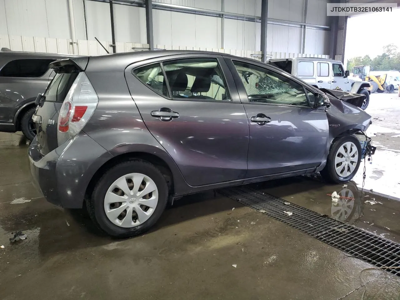 2014 Toyota Prius C VIN: JTDKDTB32E1063141 Lot: 71275664