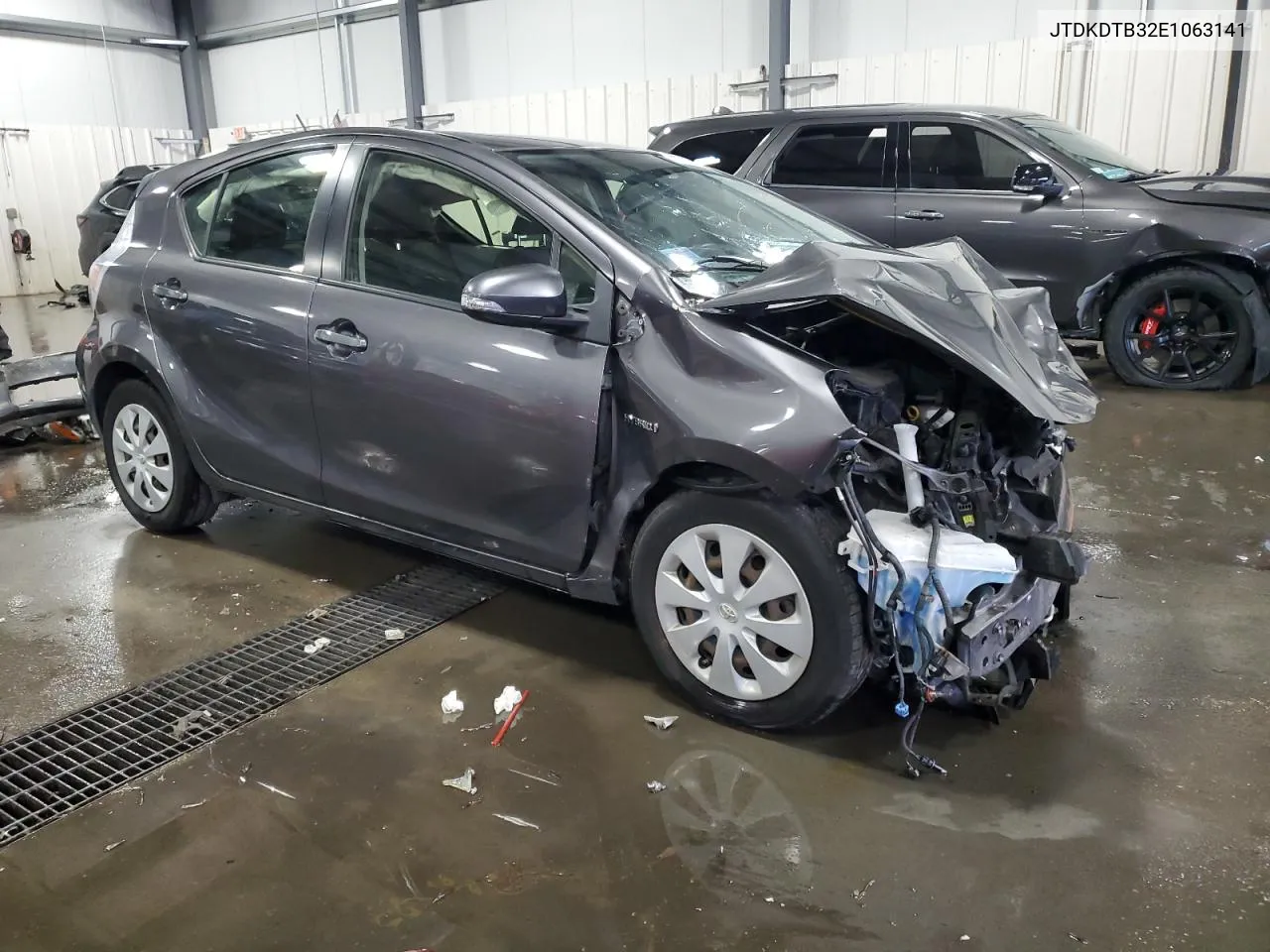 JTDKDTB32E1063141 2014 Toyota Prius C