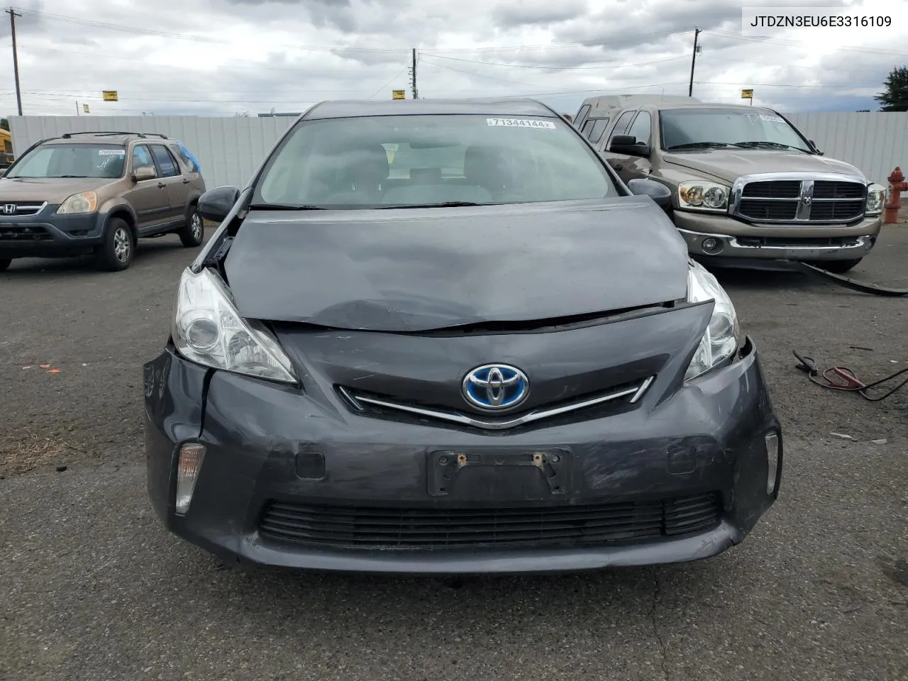 JTDZN3EU6E3316109 2014 Toyota Prius V