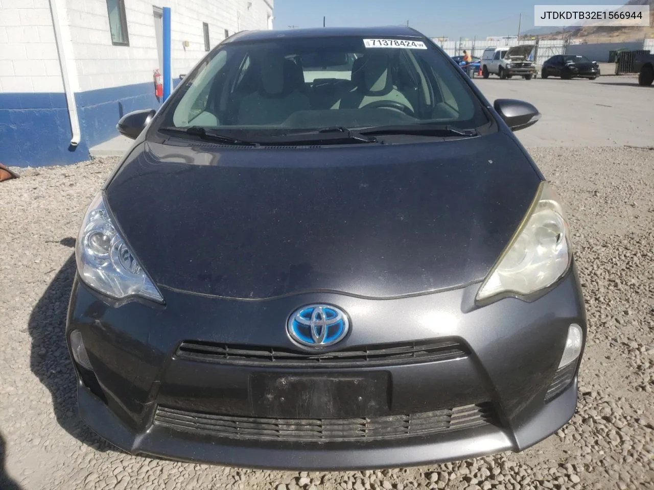 JTDKDTB32E1566944 2014 Toyota Prius C