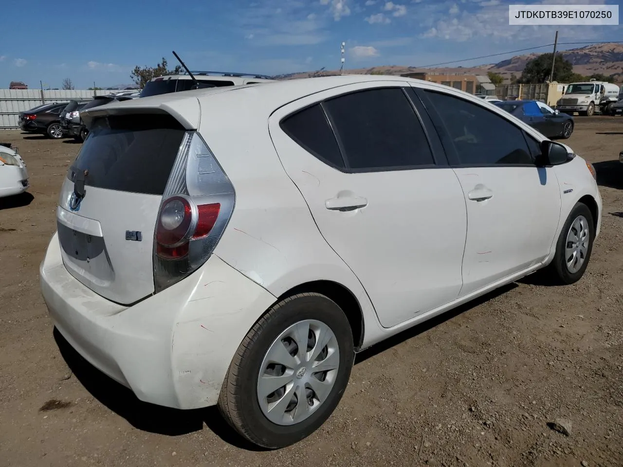 2014 Toyota Prius C VIN: JTDKDTB39E1070250 Lot: 72282554