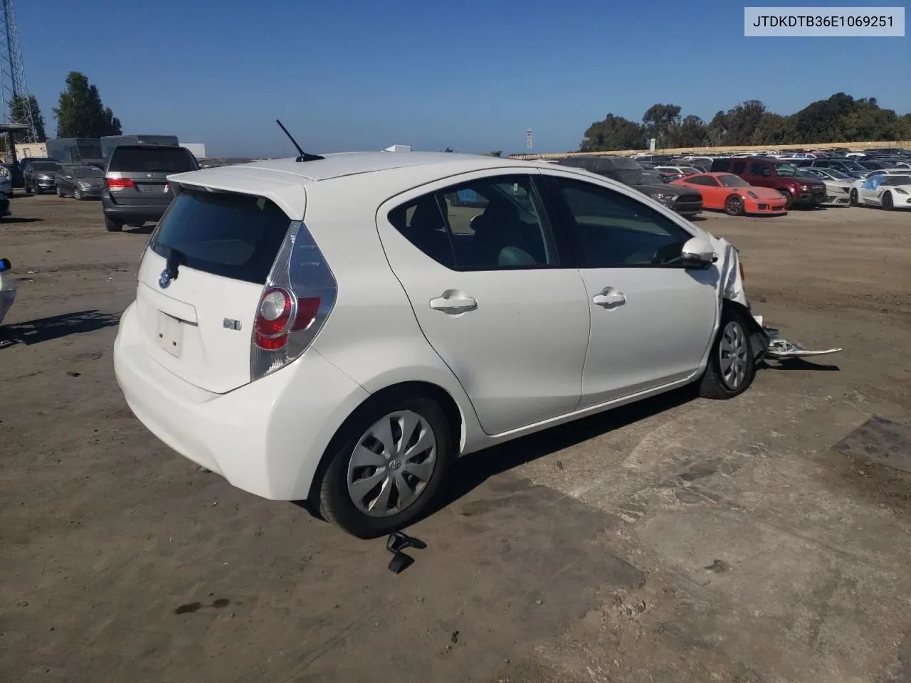 2014 Toyota Prius C VIN: JTDKDTB36E1069251 Lot: 73671264