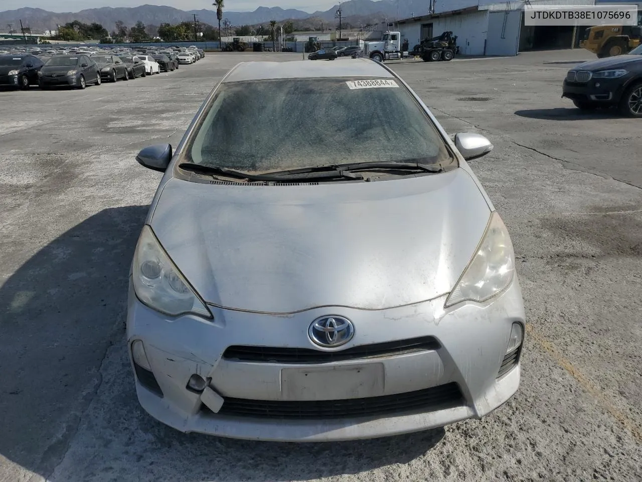 2014 Toyota Prius C VIN: JTDKDTB38E1075696 Lot: 74388844