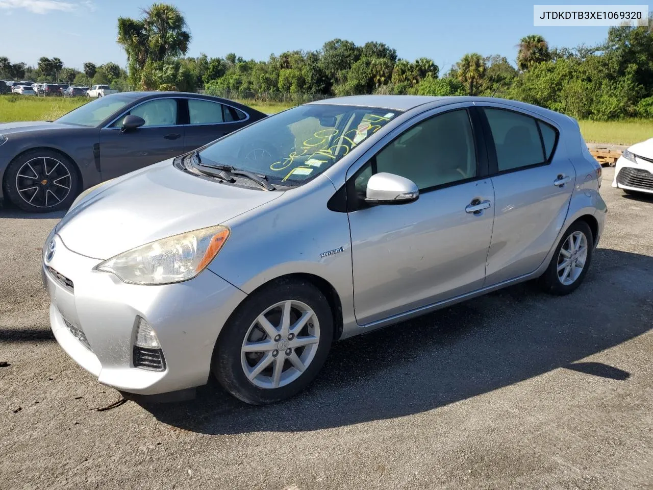 2014 Toyota Prius C VIN: JTDKDTB3XE1069320 Lot: 74757734