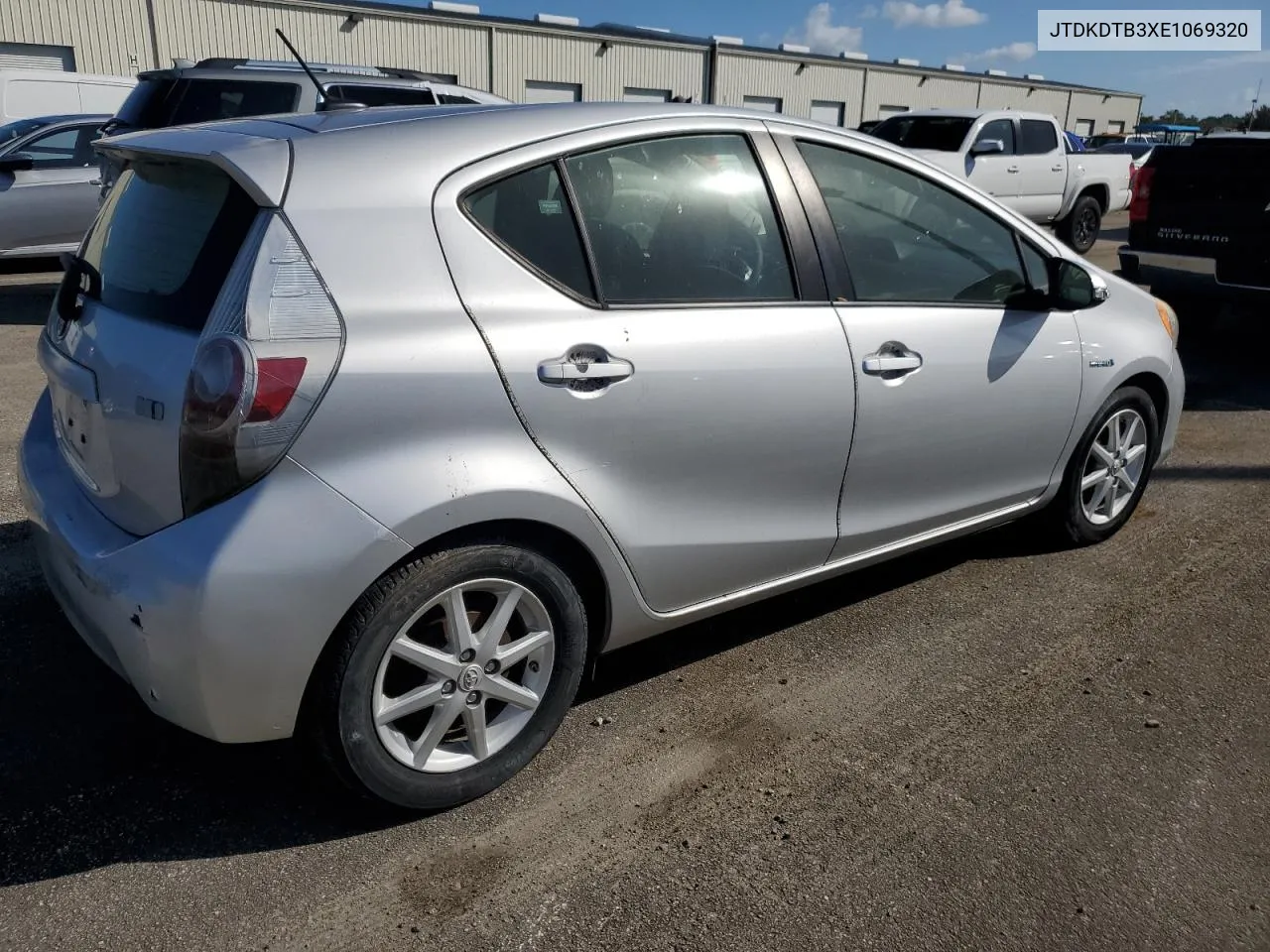 2014 Toyota Prius C VIN: JTDKDTB3XE1069320 Lot: 74757734