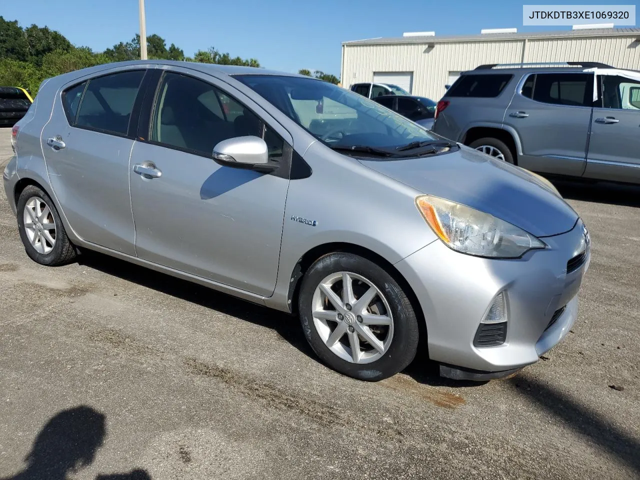 2014 Toyota Prius C VIN: JTDKDTB3XE1069320 Lot: 74757734