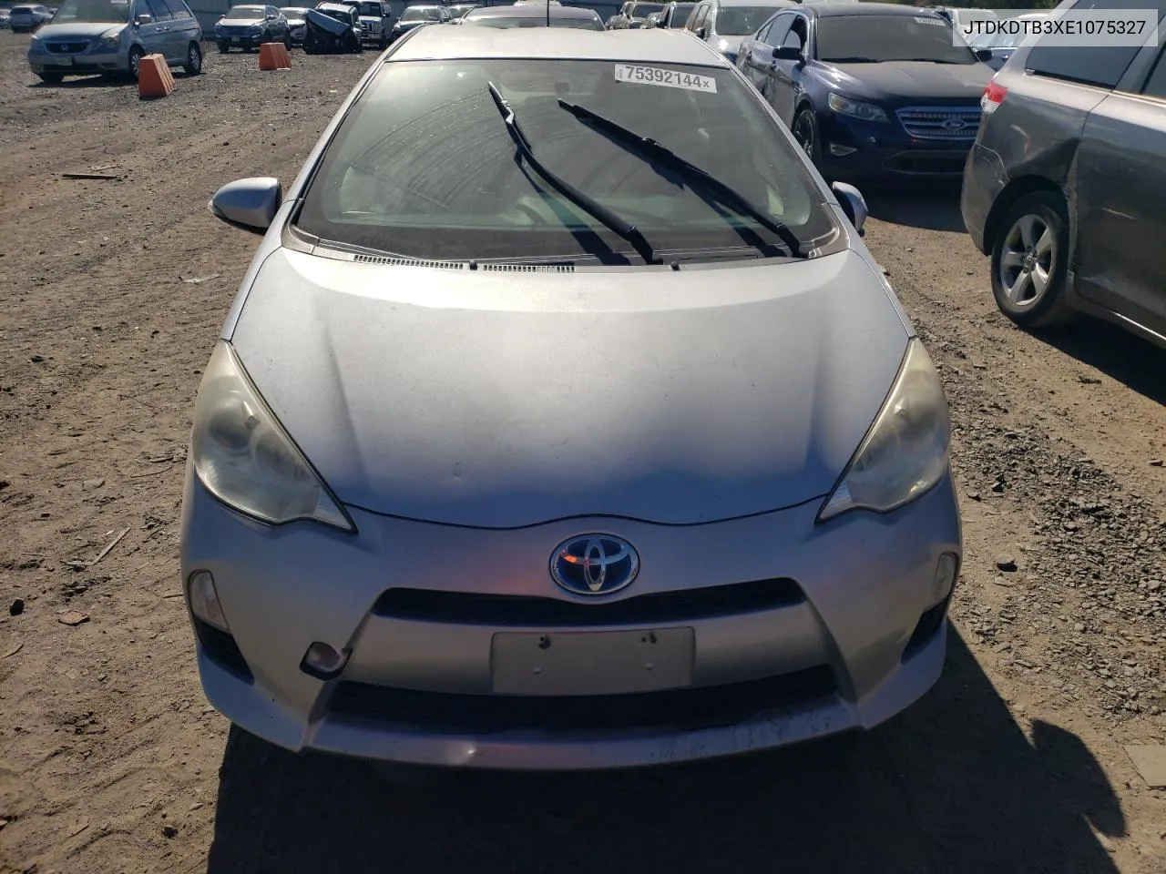 2014 Toyota Prius C VIN: JTDKDTB3XE1075327 Lot: 75392144