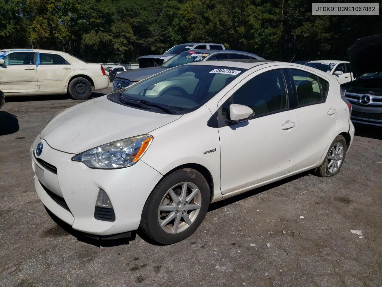 JTDKDTB39E1067882 2014 Toyota Prius C