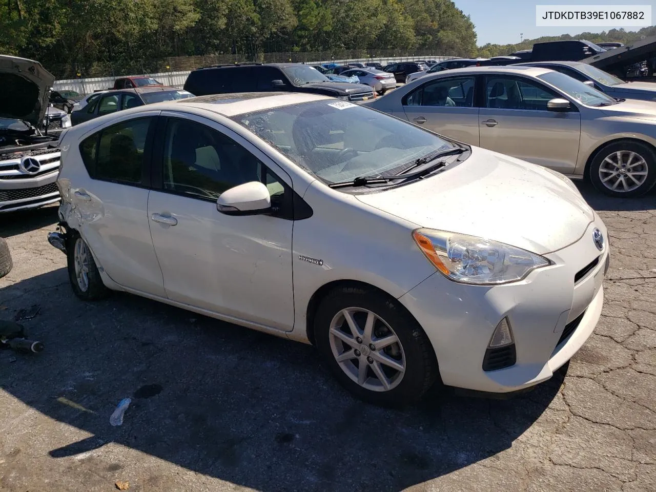 JTDKDTB39E1067882 2014 Toyota Prius C