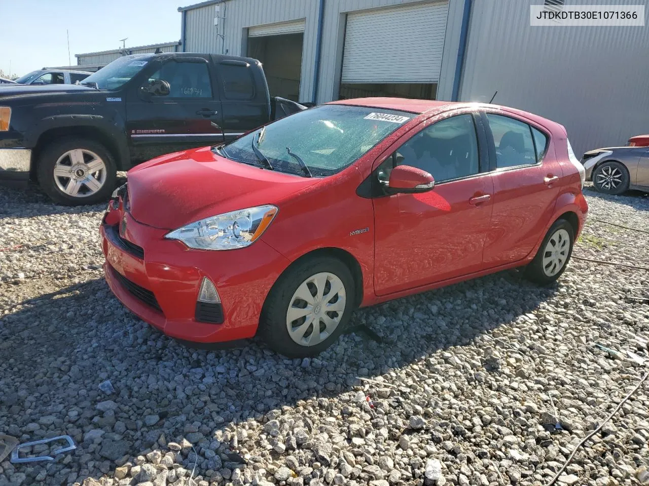 JTDKDTB30E1071366 2014 Toyota Prius C