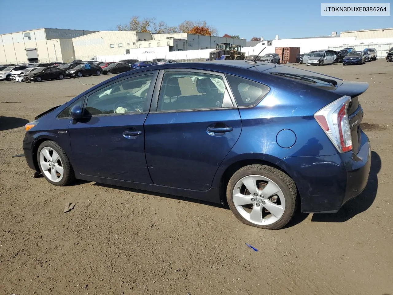 JTDKN3DUXE0386264 2014 Toyota Prius