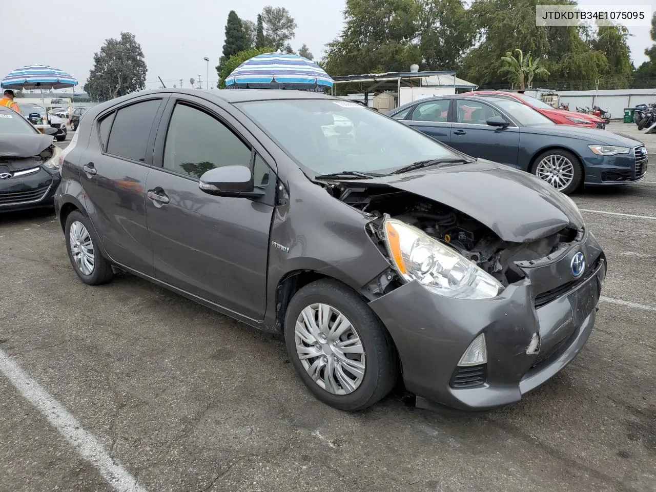 2014 Toyota Prius C VIN: JTDKDTB34E1075095 Lot: 76690874