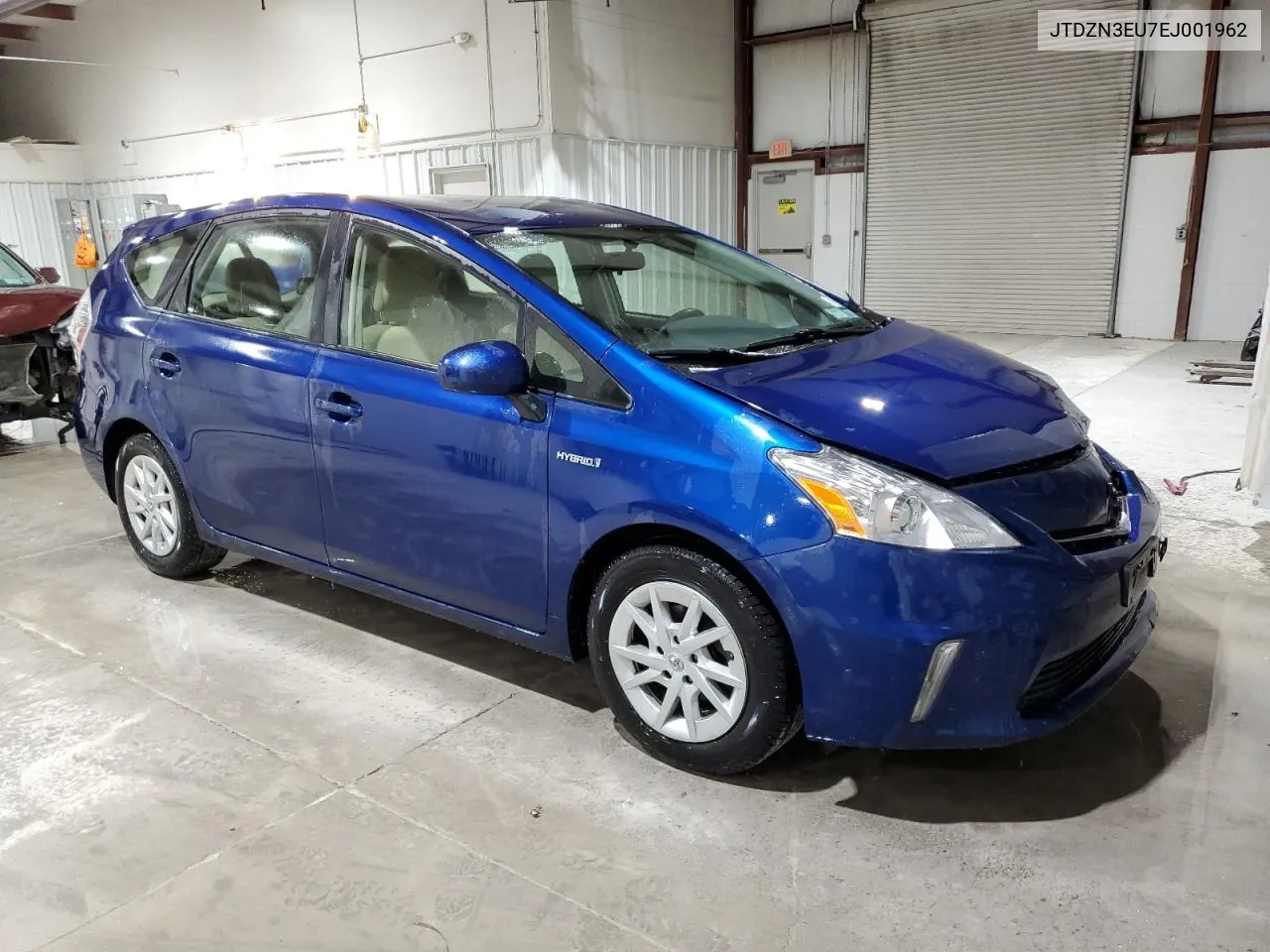 JTDZN3EU7EJ001962 2014 Toyota Prius V