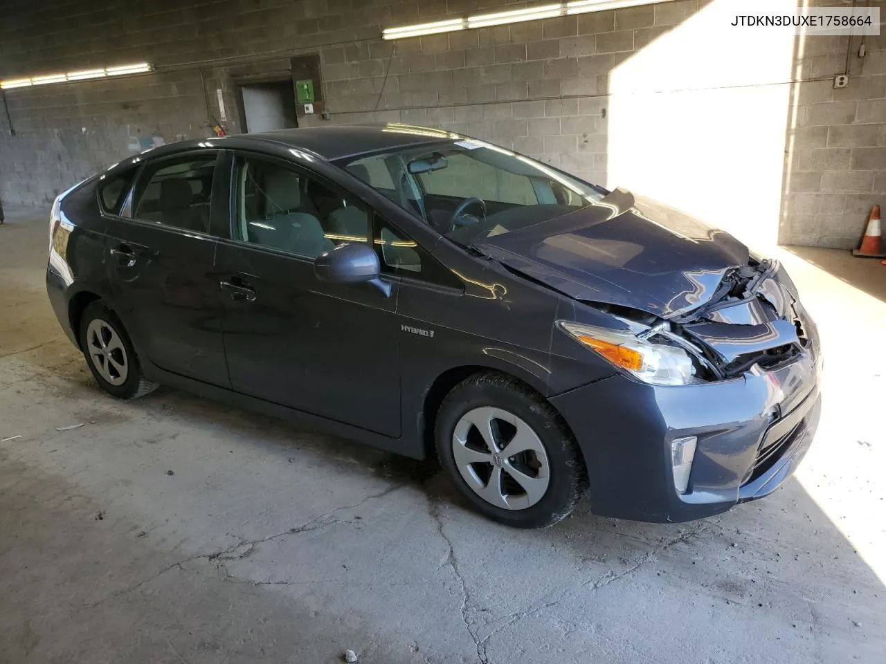 JTDKN3DUXE1758664 2014 Toyota Prius