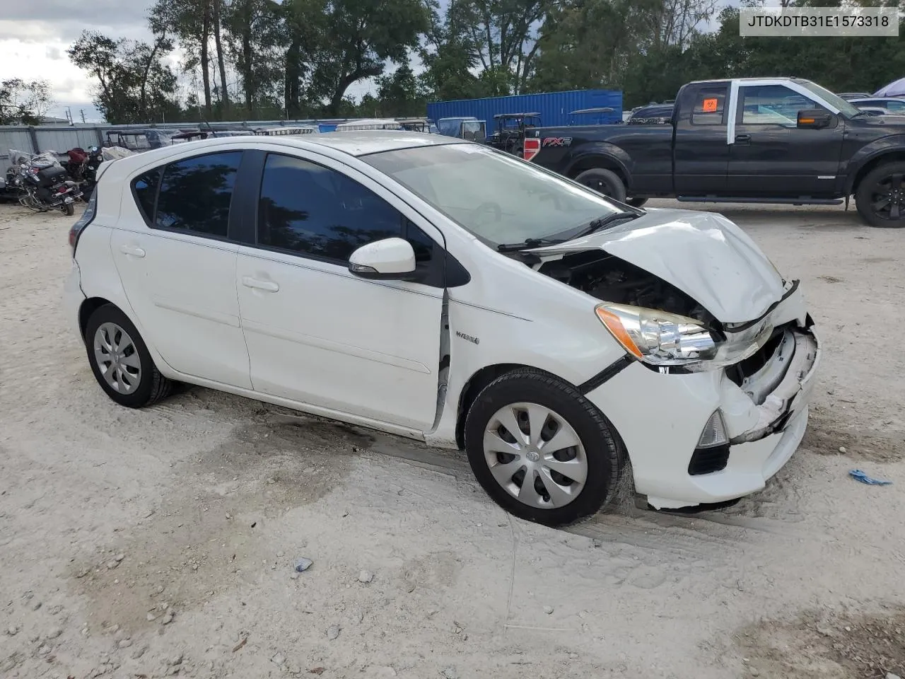 JTDKDTB31E1573318 2014 Toyota Prius C