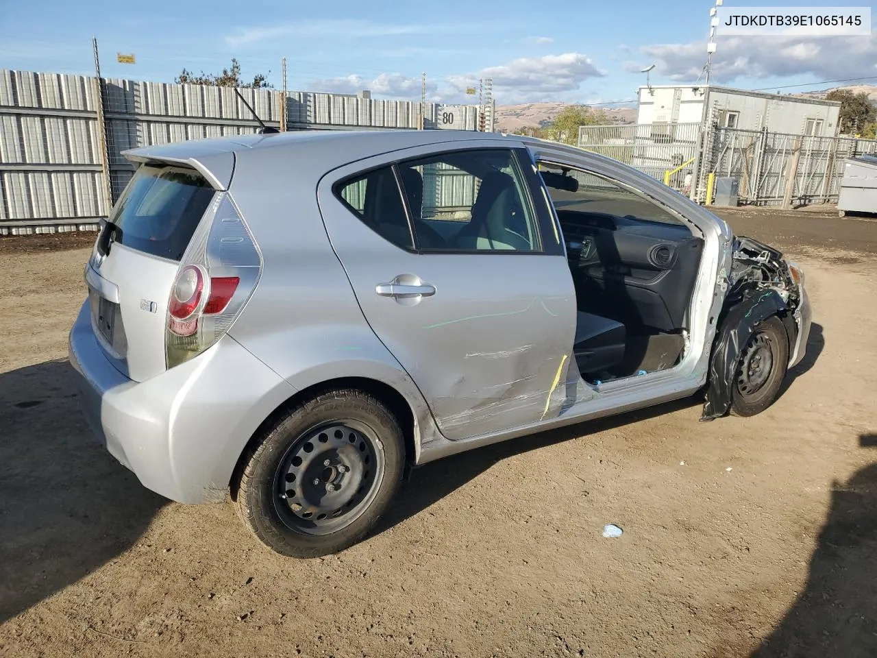 2014 Toyota Prius C VIN: JTDKDTB39E1065145 Lot: 80238804