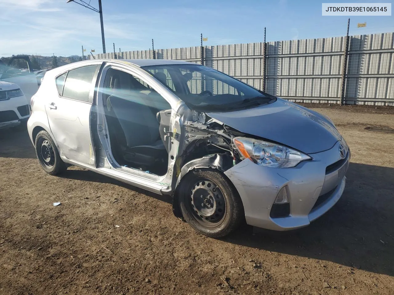 2014 Toyota Prius C VIN: JTDKDTB39E1065145 Lot: 80238804