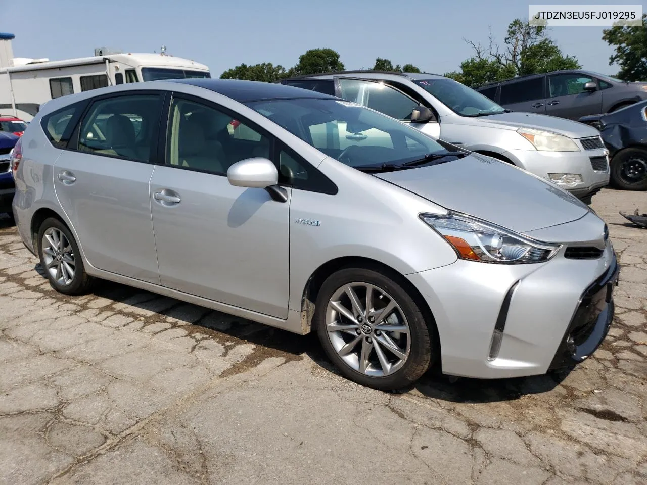 JTDZN3EU5FJ019295 2015 Toyota Prius V