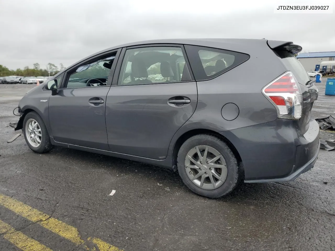 JTDZN3EU3FJ039027 2015 Toyota Prius V