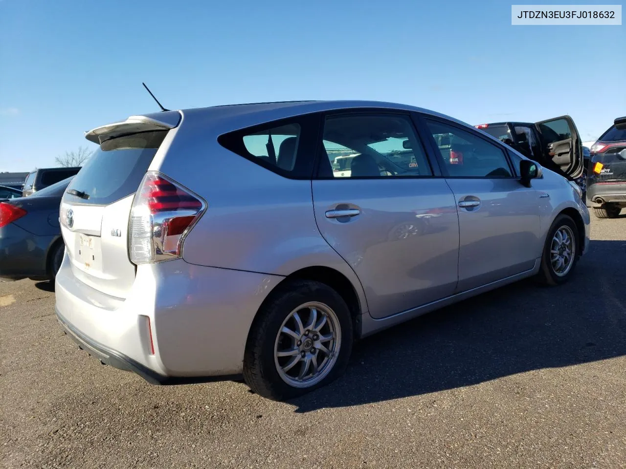 JTDZN3EU3FJ018632 2015 Toyota Prius V