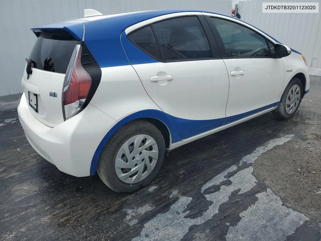 JTDKDTB32G1123020 2016 Toyota Prius C