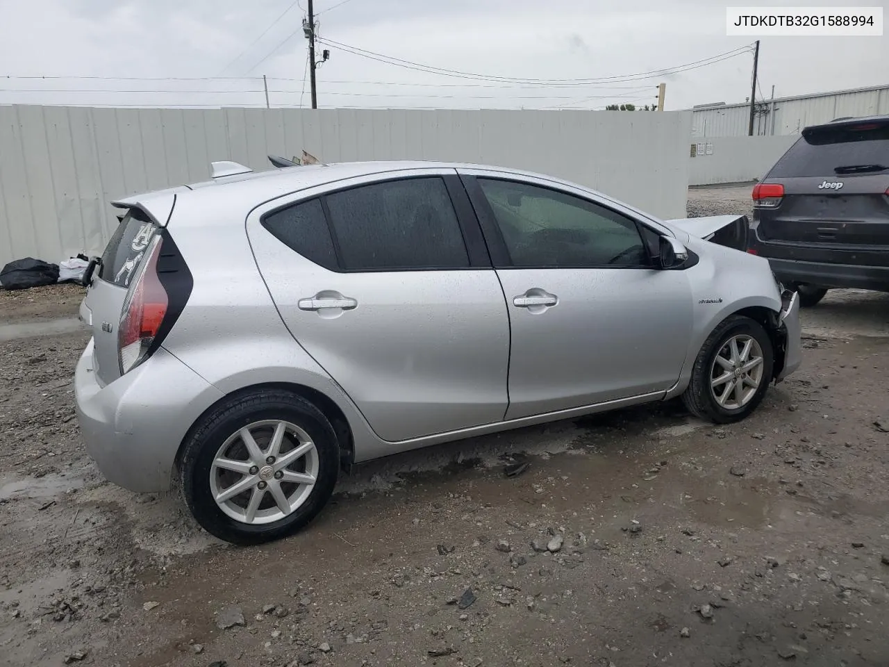 2016 Toyota Prius C VIN: JTDKDTB32G1588994 Lot: 70370184