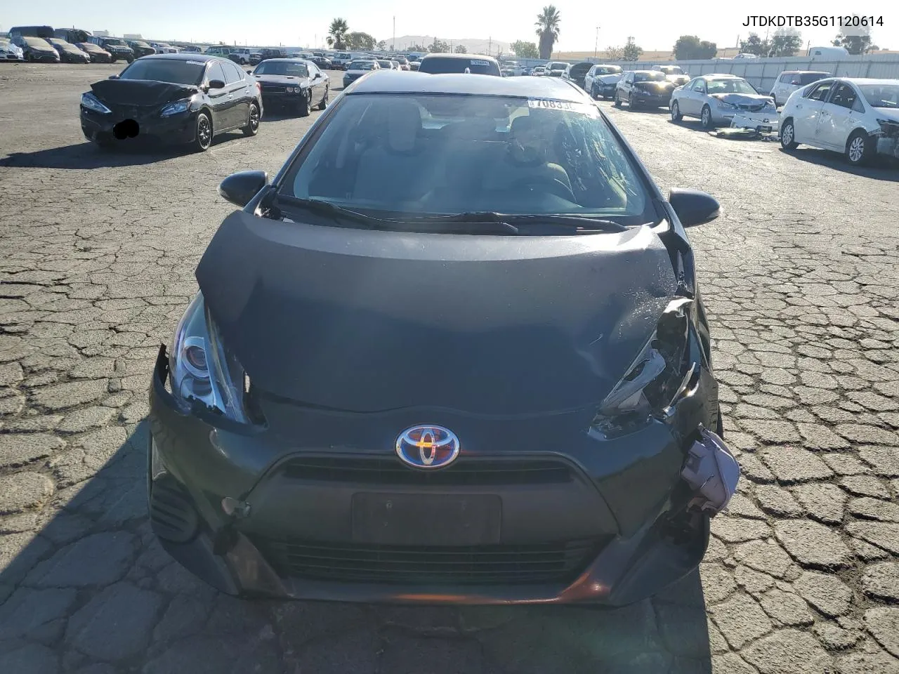 2016 Toyota Prius C VIN: JTDKDTB35G1120614 Lot: 70833064