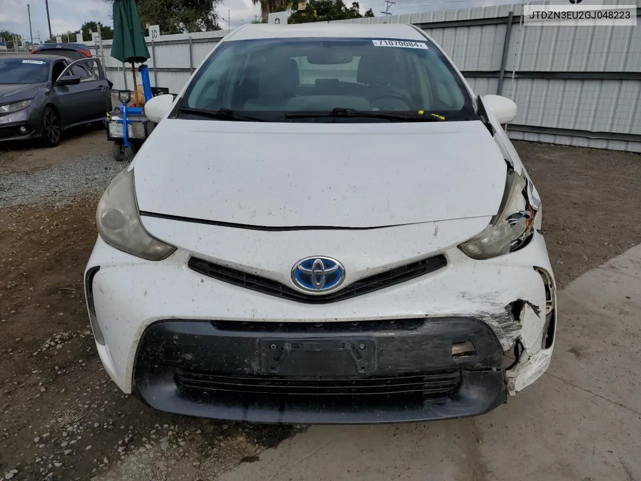 JTDZN3EU2GJ048223 2016 Toyota Prius V