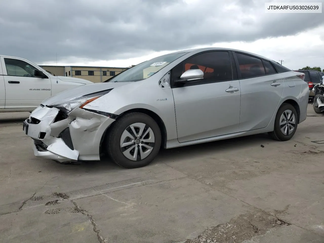 JTDKARFU5G3026039 2016 Toyota Prius