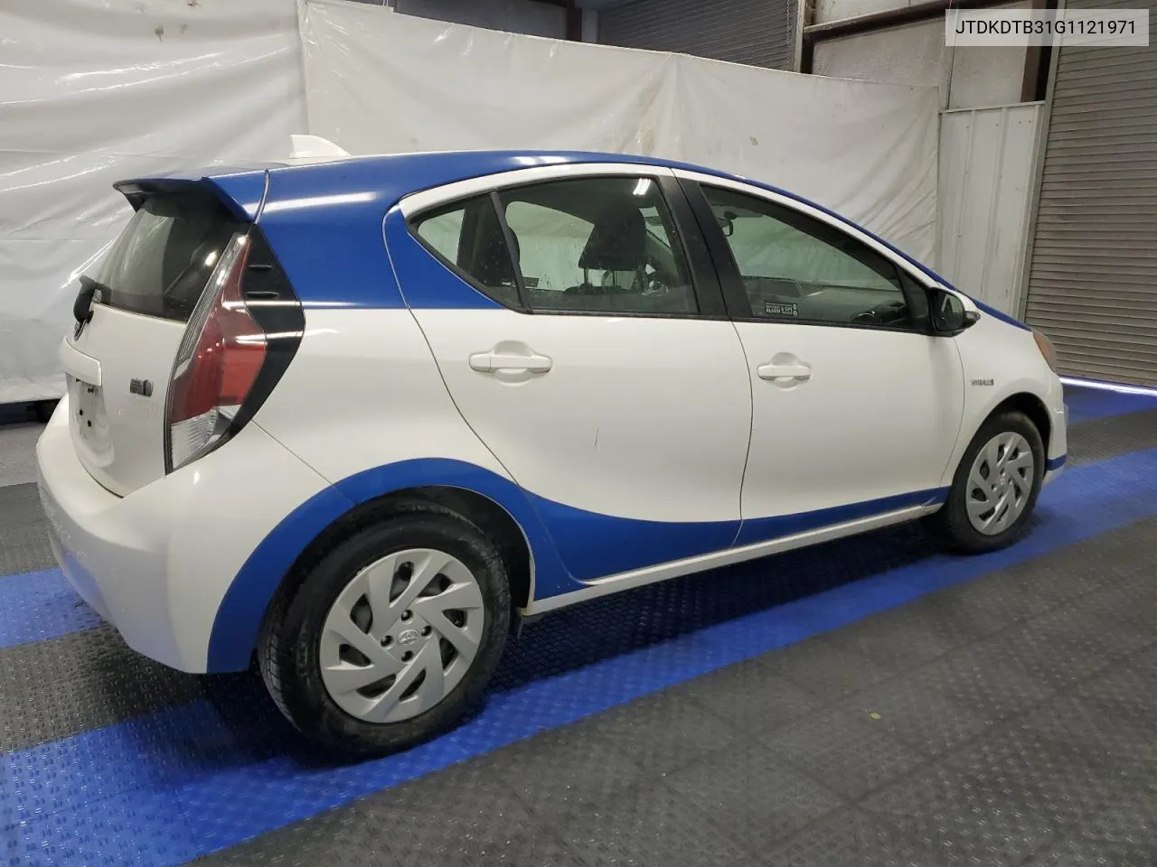 2016 Toyota Prius C VIN: JTDKDTB31G1121971 Lot: 80070004