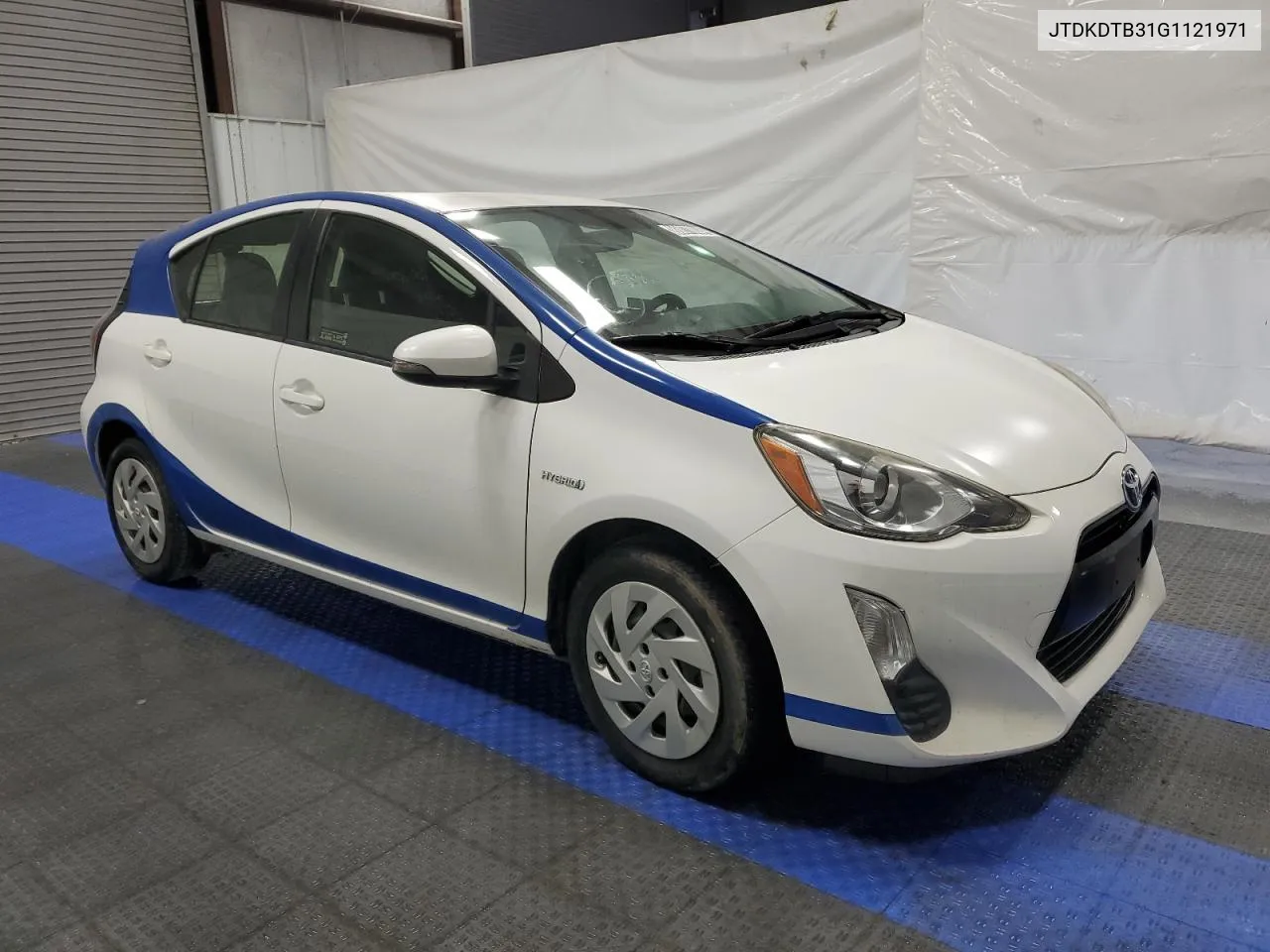 2016 Toyota Prius C VIN: JTDKDTB31G1121971 Lot: 80070004