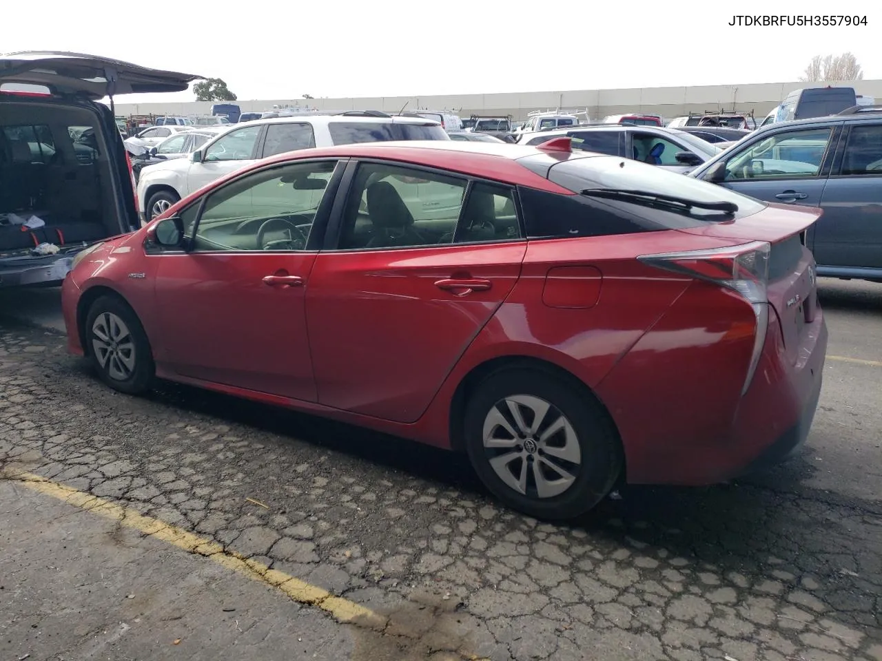 JTDKBRFU5H3557904 2017 Toyota Prius