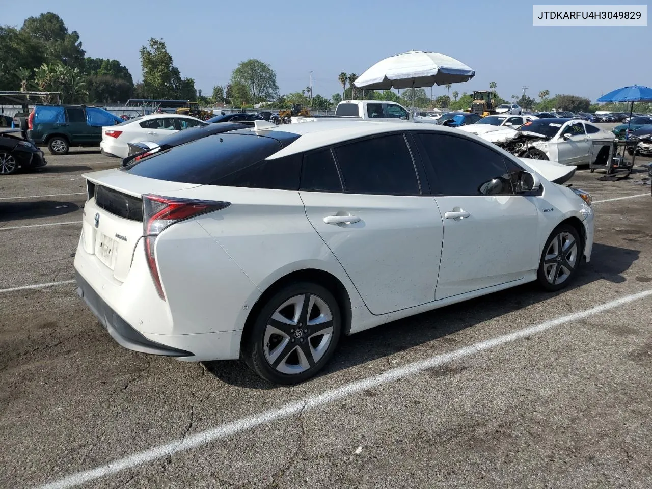 JTDKARFU4H3049829 2017 Toyota Prius