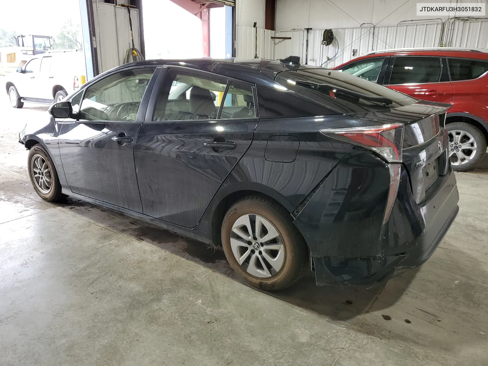 JTDKARFU3H3051832 2017 Toyota Prius