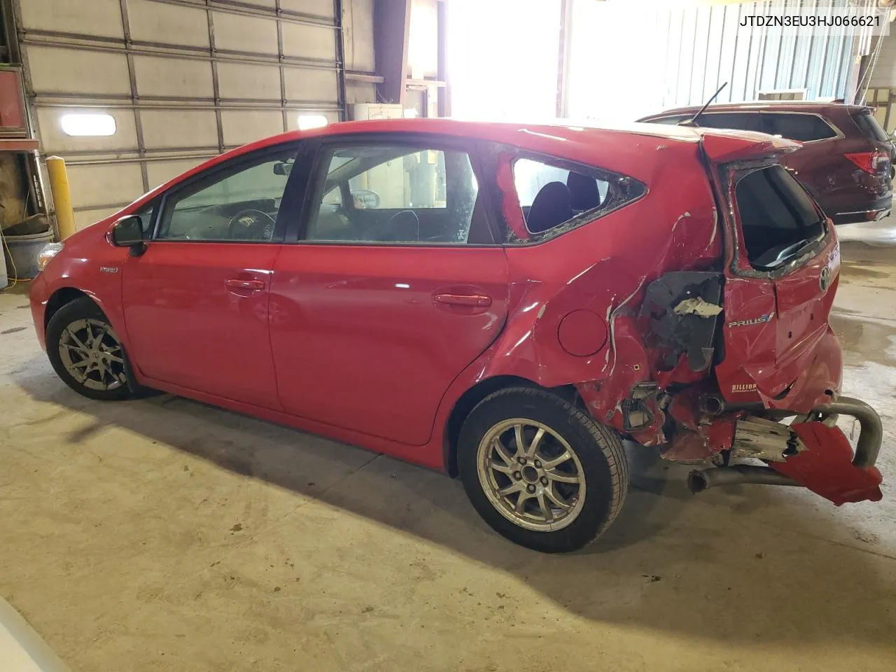 JTDZN3EU3HJ066621 2017 Toyota Prius V