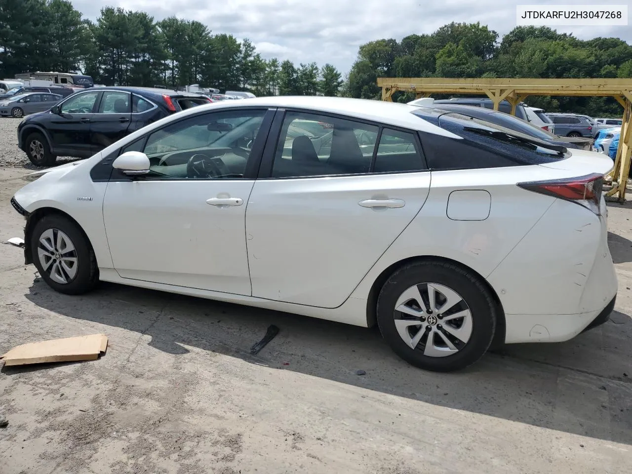 JTDKARFU2H3047268 2017 Toyota Prius