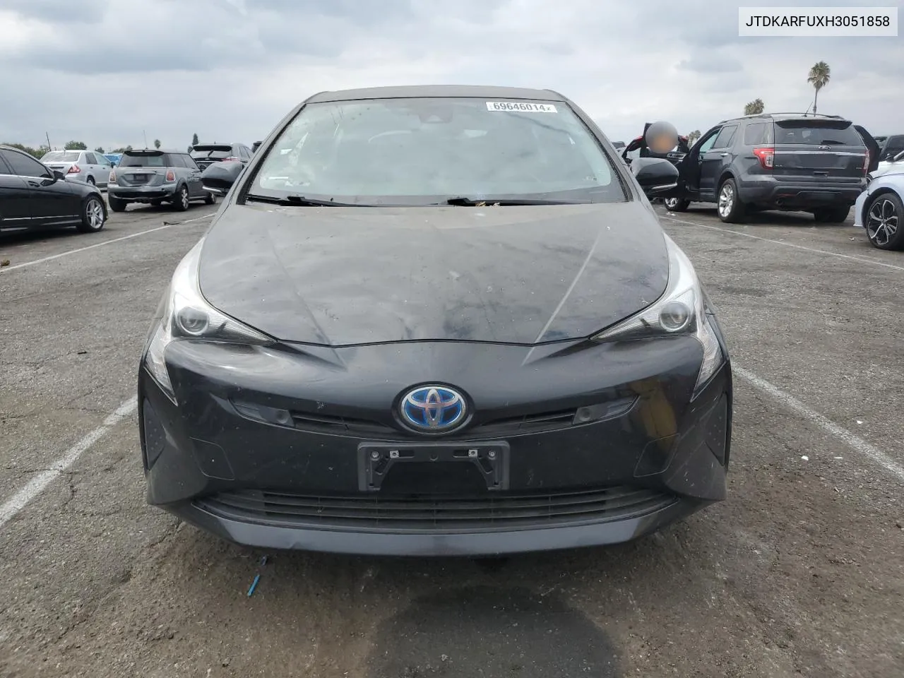 JTDKARFUXH3051858 2017 Toyota Prius