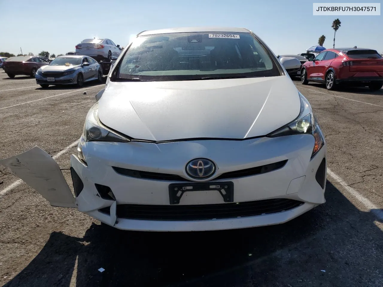 JTDKBRFU7H3047571 2017 Toyota Prius