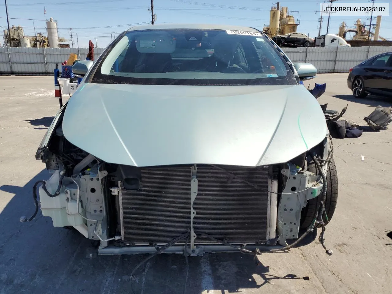 JTDKBRFU6H3025187 2017 Toyota Prius